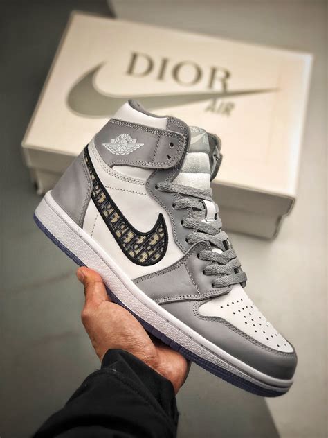 chaussure dior jordan prix|Dior jordan 1 high shoes.